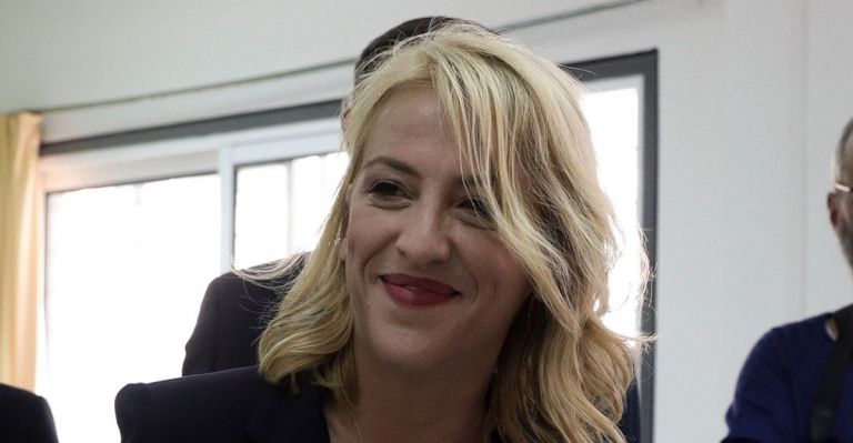 Ρένα Δούρου: Η επιλογή του ΣΥΡΙΖΑ δεν είναι κομματική αλλά πατριωτική