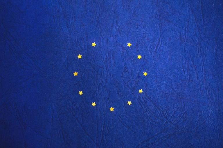 Ψήφος καταδίκης στους… εραστές του ευρωμονόδρομου