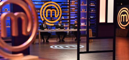 MasterChef: Σπυριδούλα και Μανώλης μαγείρευαν επί 4 ώρες (vids) | Pagenews.gr MasterChef: Σπυριδούλα και Μανώλης μαγείρευαν επί 4 ώρες (vids) | Pagenews.gr