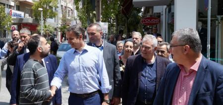 Εκλογές 2019: Το λογοπαίγνιο του Κυριάκου Μητσοτάκη σε κουρείο για τον ΣΥΡΙΖΑ (vid) | Pagenews.gr Εκλογές 2019: Το λογοπαίγνιο του Κυριάκου Μητσοτάκη σε κουρείο για τον ΣΥΡΙΖΑ (vid) | Pagenews.gr