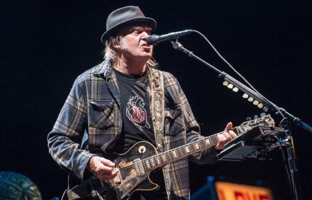 Neil Young: Ακυκλοφόρητο υλικό βλέπει το φως της δημοσιότητας | Pagenews.gr Neil Young: Ακυκλοφόρητο υλικό βλέπει το φως της δημοσιότητας | Pagenews.gr