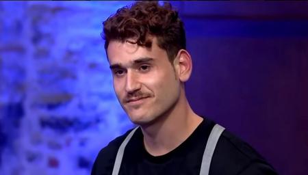 MasterChef: Ο Παντελής έβγαλε στη σέντρα Σπυριδούλα και Σταμάτη (vid) | Pagenews.gr MasterChef: Ο Παντελής έβγαλε στη σέντρα Σπυριδούλα και Σταμάτη (vid) | Pagenews.gr