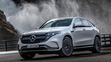 Mercedes-Benz: Η ηλεκτρική EQC ξεκινά το «ταξίδι» της και στην Ελλάδα | Pagenews.gr Mercedes-Benz: Η ηλεκτρική EQC ξεκινά το «ταξίδι» της και στην Ελλάδα | Pagenews.gr