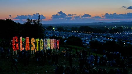 Βιβλίο για την ιστορία του Glastonbury Festival | Pagenews.gr Βιβλίο για την ιστορία του Glastonbury Festival | Pagenews.gr