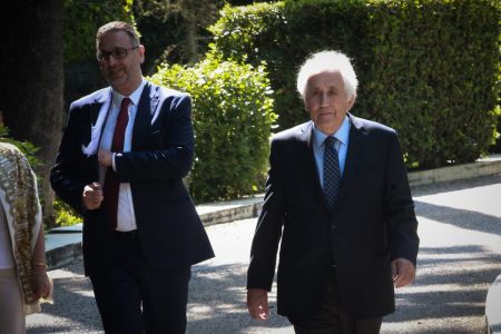 Εκλογές 2019: Ορκίστηκε υπηρεσιακός υπουργός Εσωτερικών ο Αντώνης Ρουπακιώτης | Pagenews.gr Εκλογές 2019: Ορκίστηκε υπηρεσιακός υπουργός Εσωτερικών ο Αντώνης Ρουπακιώτης | Pagenews.gr