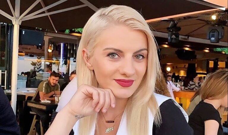 Ασημίνα Ουστάλλι: «Μου είχαν κρύψει ότι έχει πεθάνει η μητέρα μου»