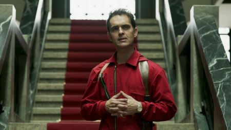 La Casa de Papel: Το Netflix λύνει απορίες με το βίντεο για τον Berlin | Pagenews.gr La Casa de Papel: Το Netflix λύνει απορίες με το βίντεο για τον Berlin | Pagenews.gr