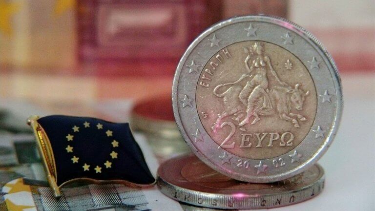 Reuters: Τα ελληνικά ομόλογα κερδίζουν το πάνω χέρι έναντι των ιταλικών