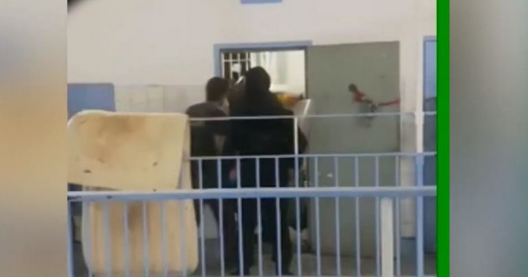 Φυλακές Κορυδαλλού: Κρατούμενοι βιντεοσκοπούν επιχείρηση της ΕΛ.ΑΣ.