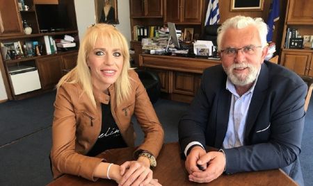 Γιάννα Ρέντεση: «Είμαι 40αρα αλλά νιώθω 18 χρονών» | Pagenews.gr Γιάννα Ρέντεση: «Είμαι 40αρα αλλά νιώθω 18 χρονών» | Pagenews.gr