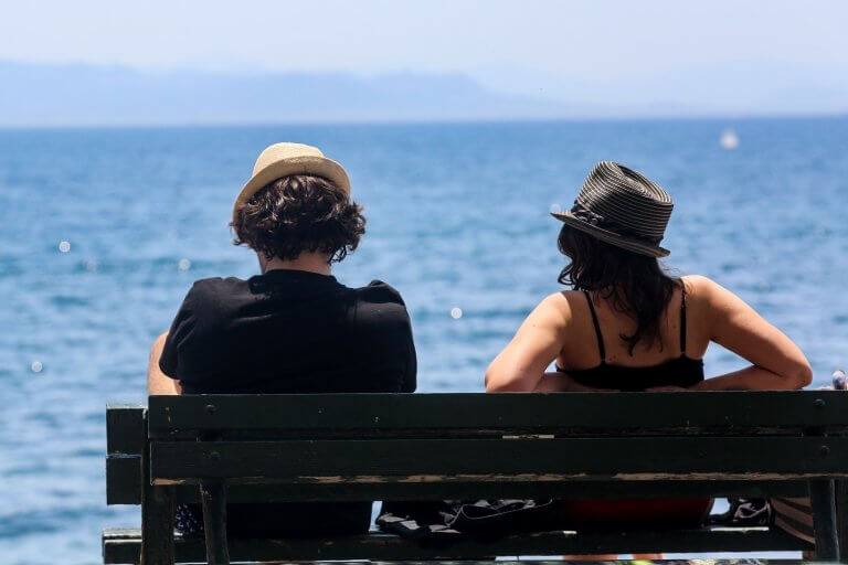 Καιρός σήμερα: Παραμένει σε υψηλά επίπεδα η θερμοκρασία