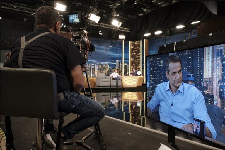 Οφέλη του να βγαίνεις με έναν Έλληνα άνθρωπο