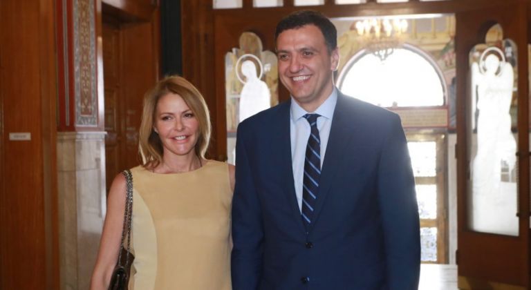 Τζένη Μπαλατσινού: Αποκαλύπτει το παρασκήνιο της γνωριμίας με τον Βασίλη Κικίλια (vid)