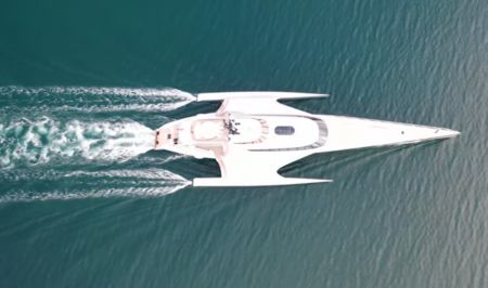 Star Trek: Το φουτουριστικό yacht του Μάρντεν στον Θεολόγο (vid) | Pagenews.gr Star Trek: Το φουτουριστικό yacht του Μάρντεν στον Θεολόγο (vid) | Pagenews.gr