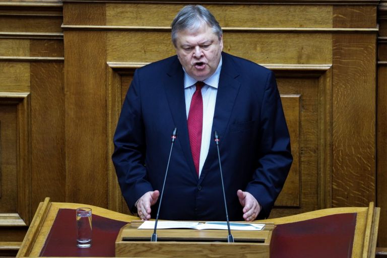 Ευάγγελος Βενιζέλος: Εκτάκτως στο χειρουργείο με αποκόλληση αμφιβληστροειδούς