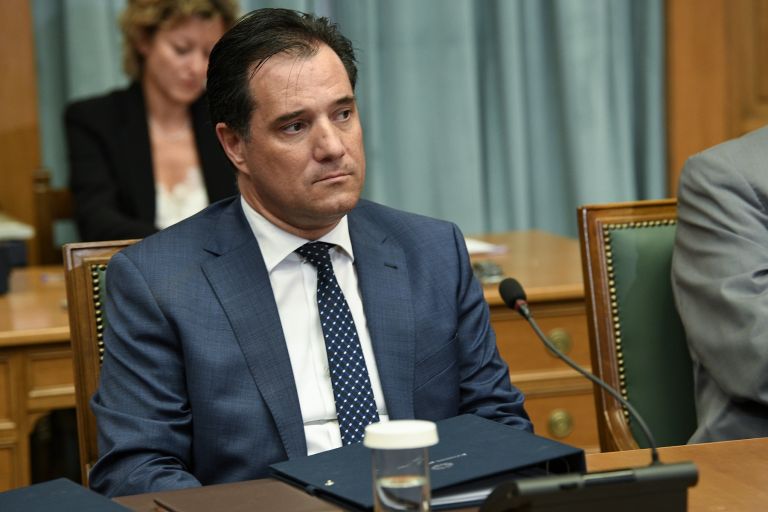 Άδωνις Γεωργιάδης: Διαψεύδει τα περί αγκαλιάς με τον Παύλο Πολάκη