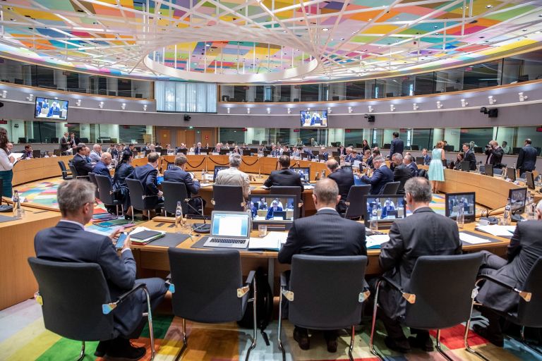 Eurogroup: «Παράθυρο» για το αφορολόγητο – Σκληρή η στάση για το πλεόνασμα το πρώτο μήνυμα στη νέα κυβέρνηση