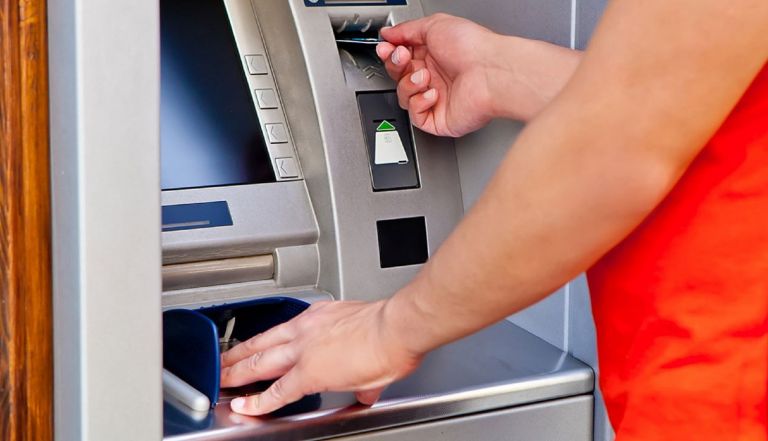 Capital controls: Προ των πυλών η πλήρης άρση τους
