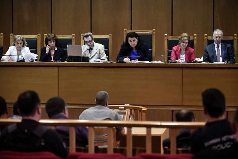 Δίκη Χρυσής Αυγής: Συνεχίζονται οι αντιφάσεις και οι προκλητικές απολογίες