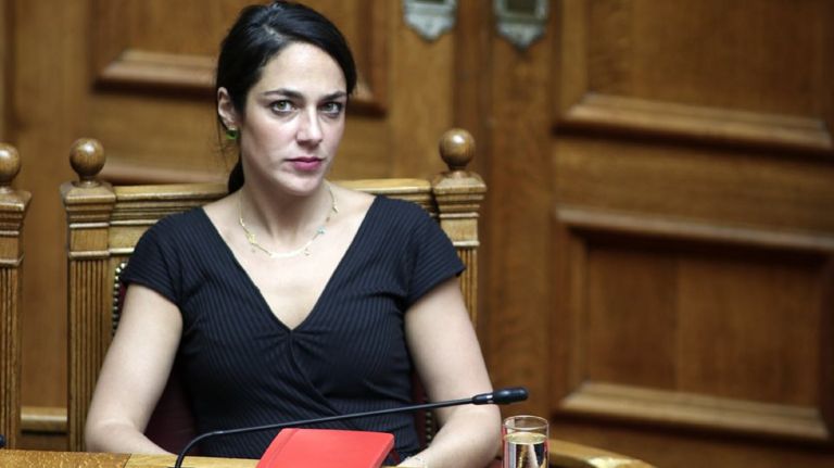 Δόμνα Μιχαηλίδου: «Προτεραιότητά μας η ψηφιακή κάρτα του εργαζομένου»