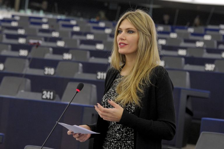 Εύα Καΐλή: Έθεσε θέμα ηγεσίας στο ΚΙΝΑΛ