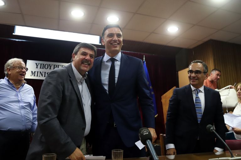 Βασίλης Κικίλιας: Τρίτη αιφνιδιαστική επίσκεψη – Στο νοσοκομείο Χαλκίδας