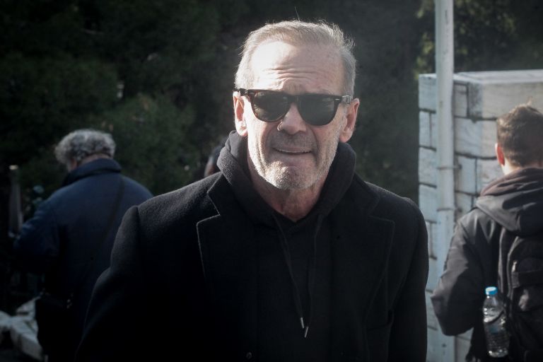 Πέτρος Κωστόπουλος αγνώριστος: Δείτε την αλλαγή που έκανε στην εμφάνιση του