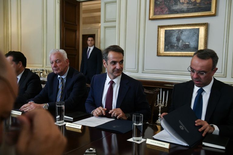 Υπουργικό συμβούλιο: Νομοσχέδια, οικονομία και Brexit στο τραπέζι της συνεδρίασης