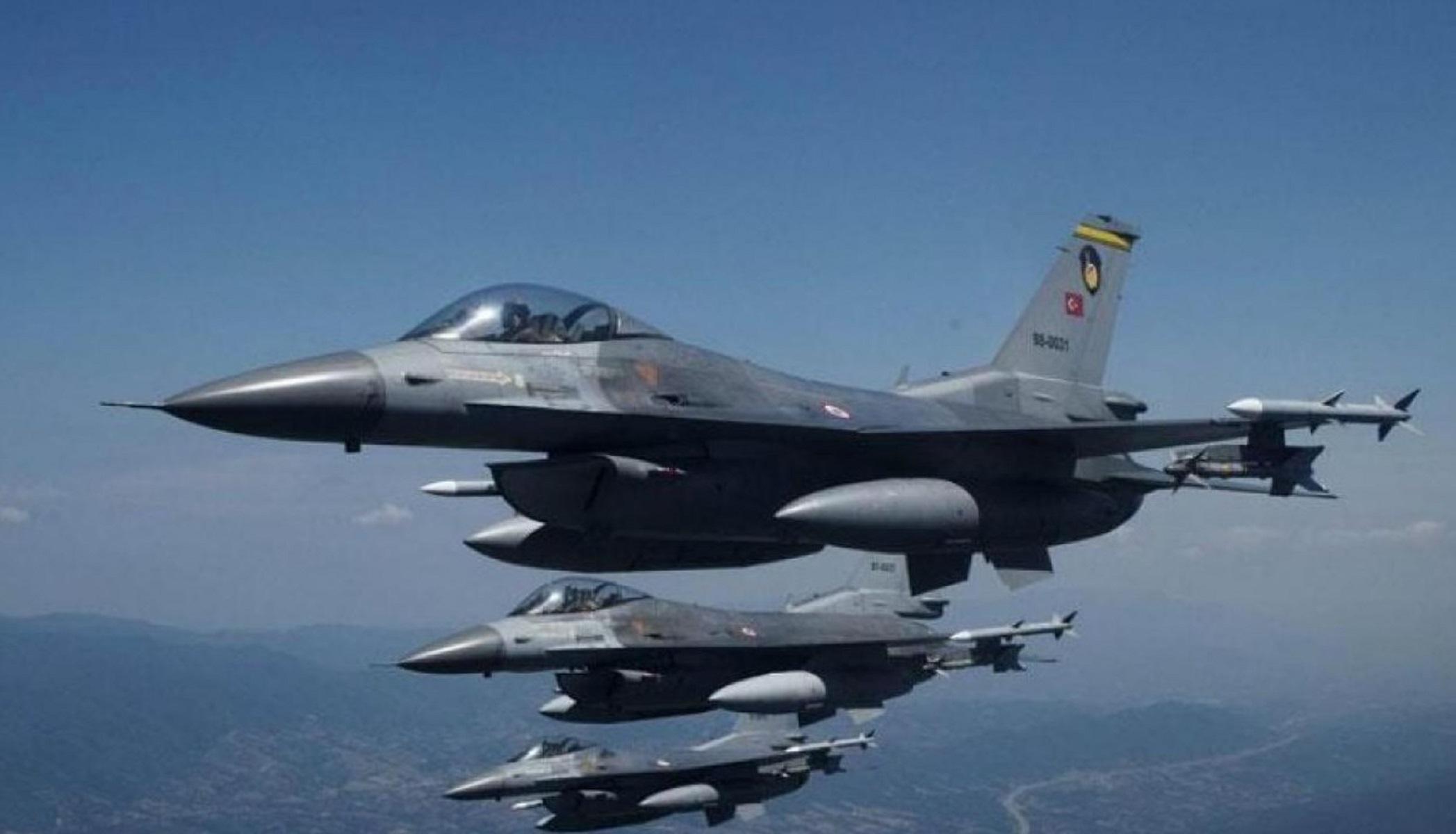 Τουρκικές υπερπτήσεις: Μαχητικά F-16 πέταξαν πάνω από Οινούσσες και Νήσο Παναγιά