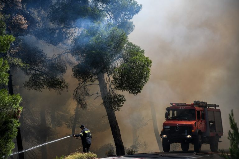 Φωτιά Εύβοια: Συνεχίζεται η μάχη με τις φλόγες – Πολλαπλά τα μέτωπα