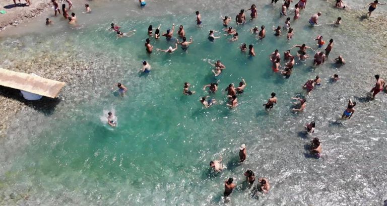 Κι όμως υπάρχει παραλία σε Ελληνικό βουνό