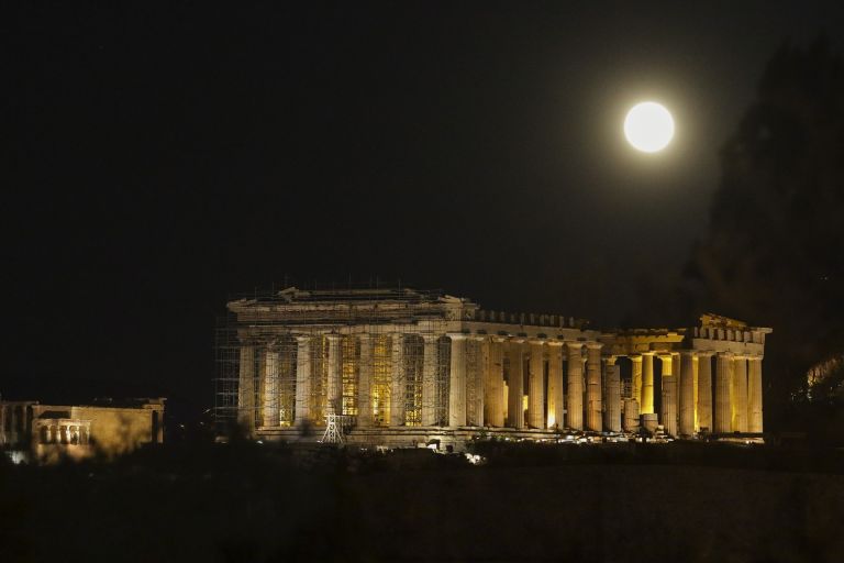 Πανσέληνος Σεπτεμβρίου: Παρασκευή και 13 το ολόγιομο φεγγάρι