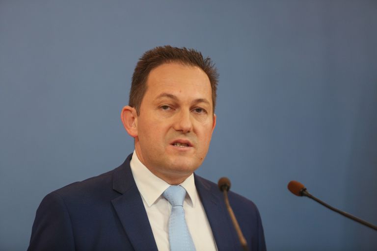 Στέλιος Πέτσας: «Ο ΣΥΡΙΖΑ απαξίωσε τη δημόσια τηλεόραση»