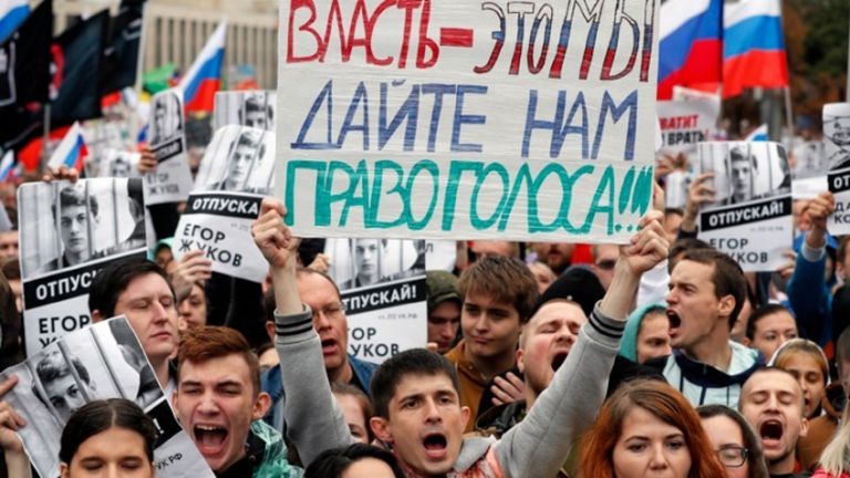 Ρωσία: Σαράντα χιλιάδες διαδηλωτές ζητάνε ελεύθερες εκλογές (vid)