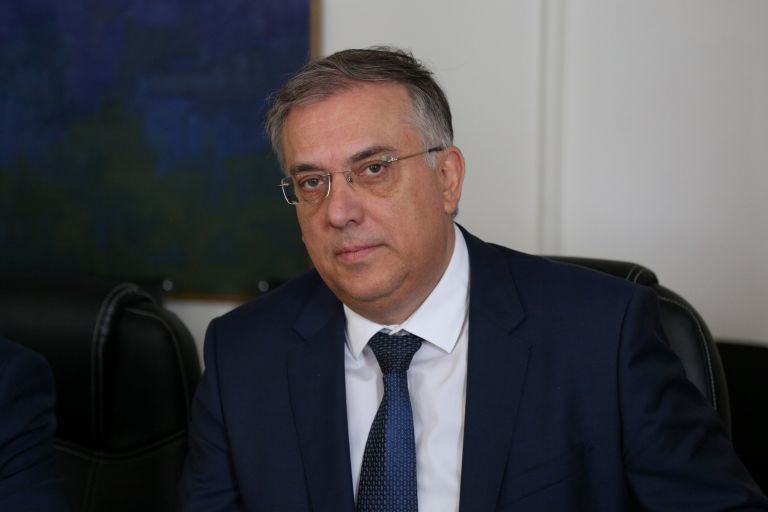 Θεοδωρικάκος: Παράταση έως 31 Δεκεμεβρίου για ρύθμιση χρεών προς τους δήμους