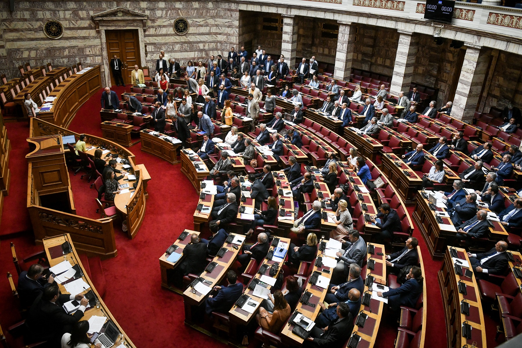 Συνταγματική αναθεώρηση: Ώδινεν όρος και έτεκεν αλλαγή εκλογής Προέδρου