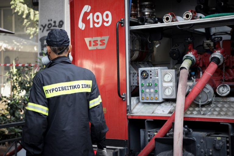Φωτιά τώρα σε ψητοπωλείο στο κέντρο της Αθήνας