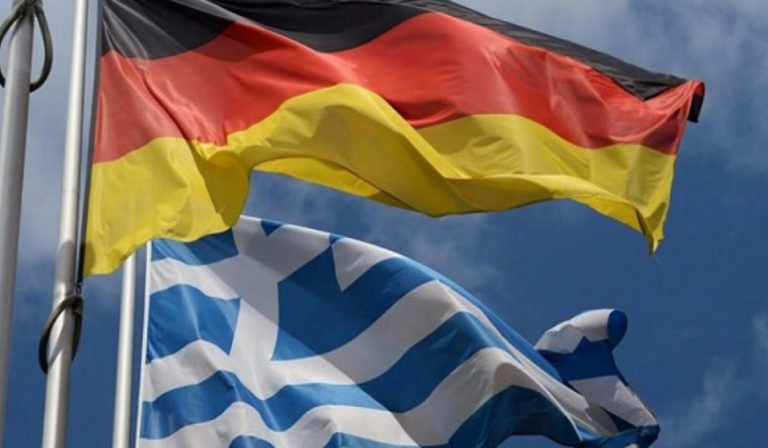 Δύο παράλληλες ιστορίες