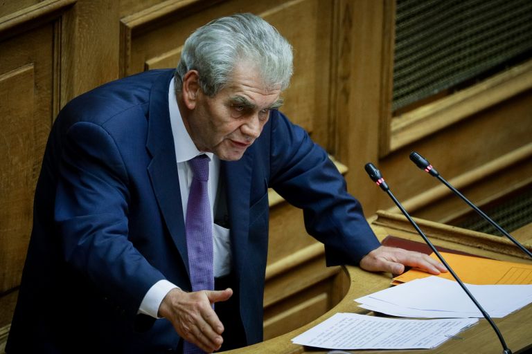 Δημήτρης Παπαγγελόπουλος: Όνομα έκπληξη αναλαμβάνει την υπεράσπισή του