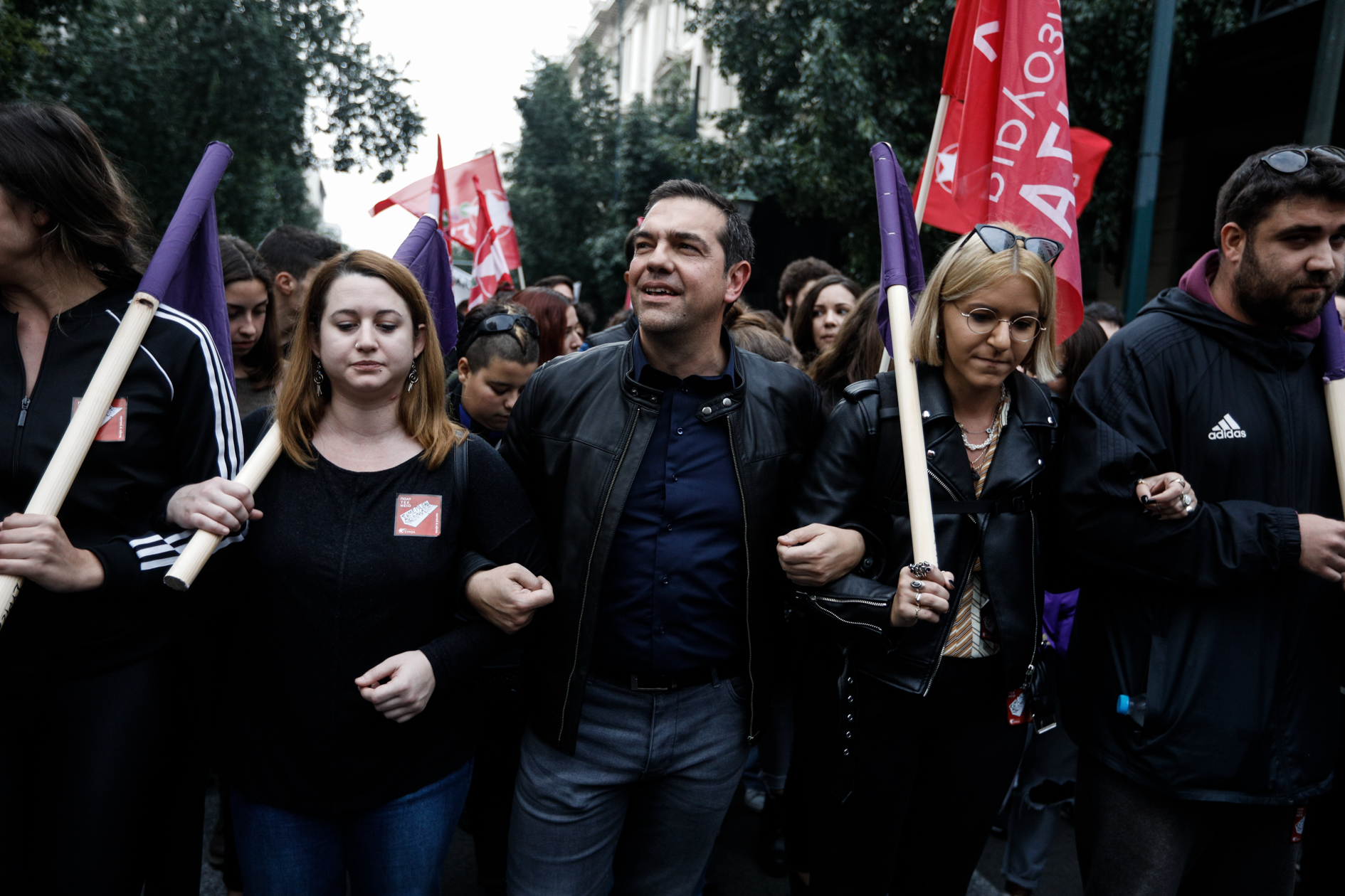 Ένα φάντασμα πλανιέται πάνω από τη χώρα! Το φάντασμα της ακροδεξιάς!