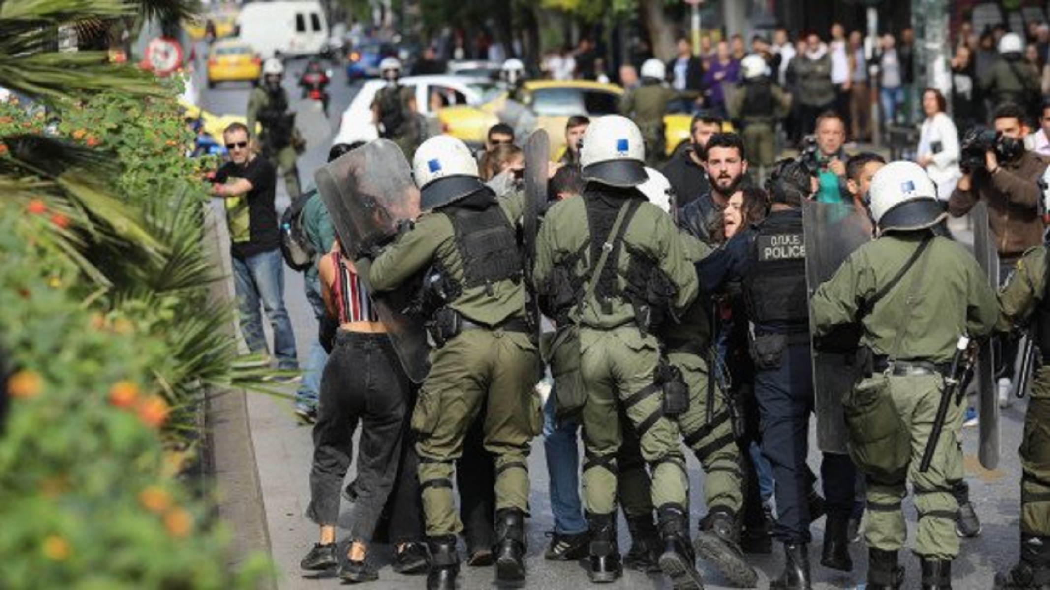 Αστυνομικό κράτος και αυταρχική δημοκρατία