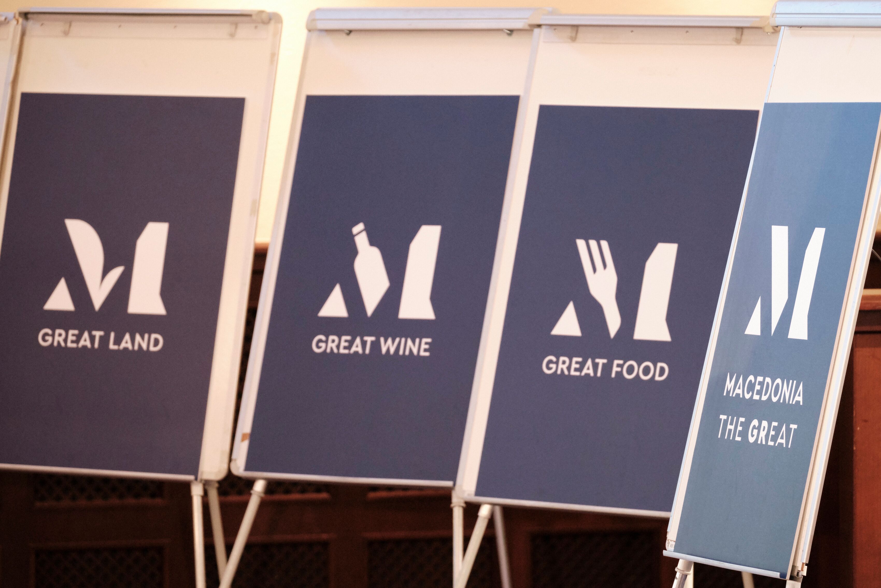 Logo χωρίς λόγο