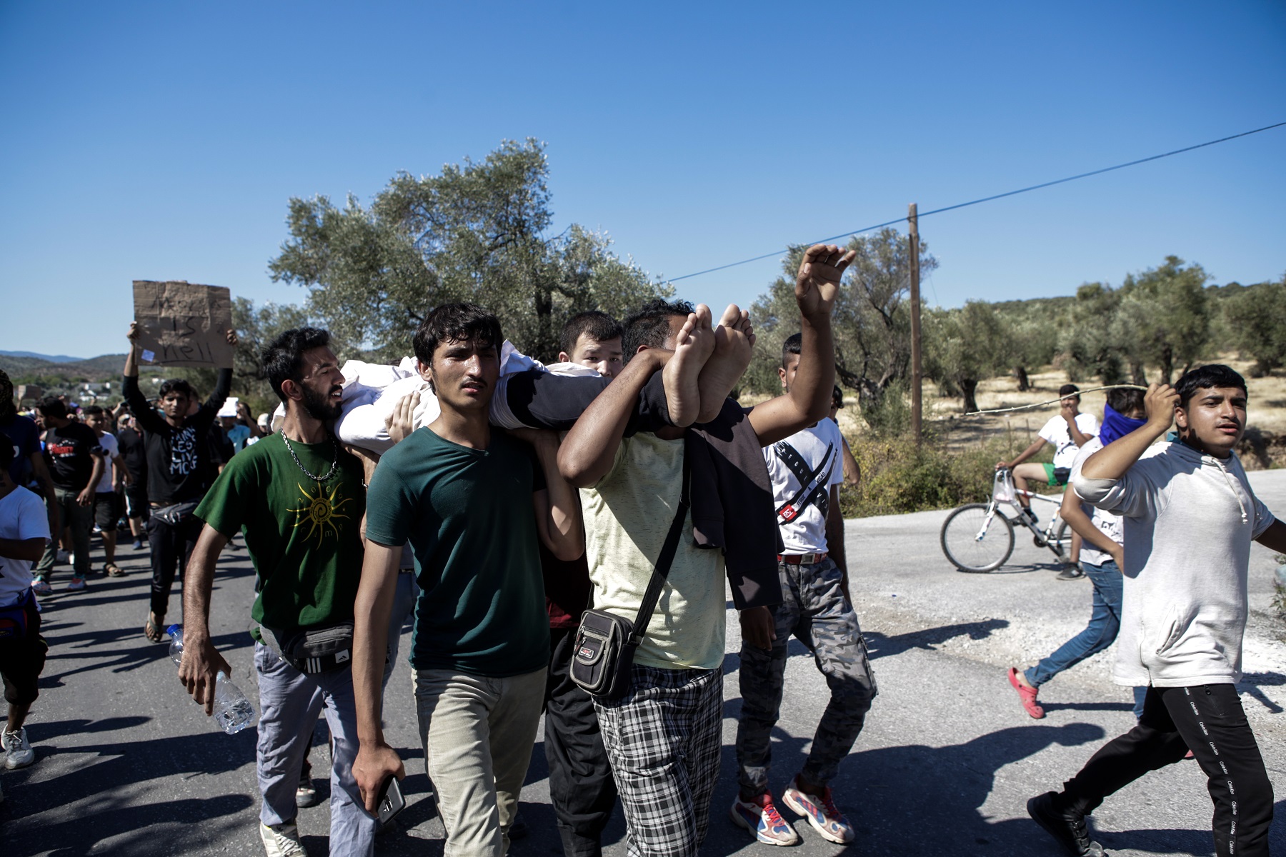 Ψευδοεπιχειρήματα και ύβρις