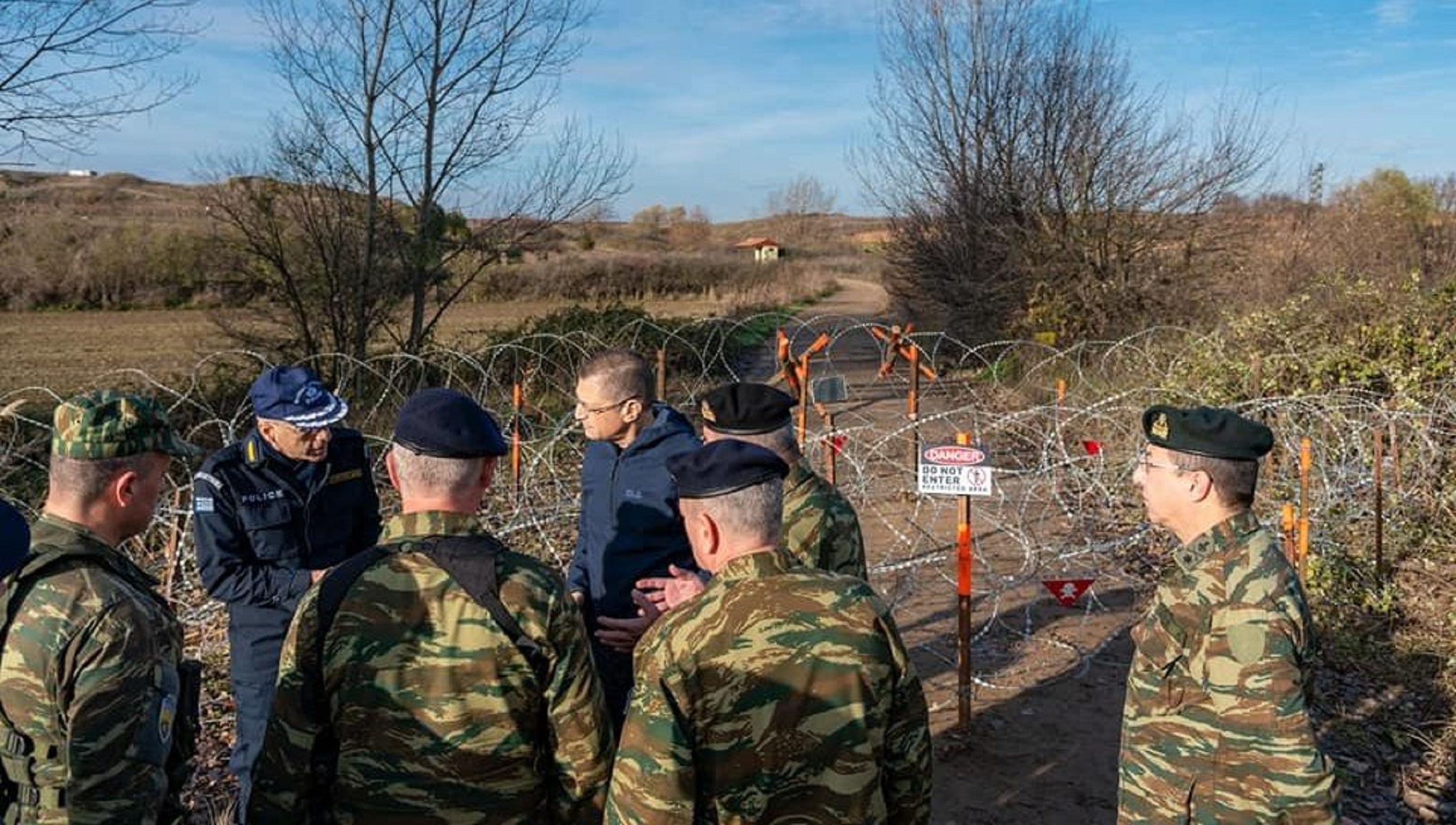 Όταν μπλέκεις τον Covid με τη τουρκική απειλή και τα επιχειρησιακά σχέδια με τα πρωτόκολλα για τα μπιτς μπαρ