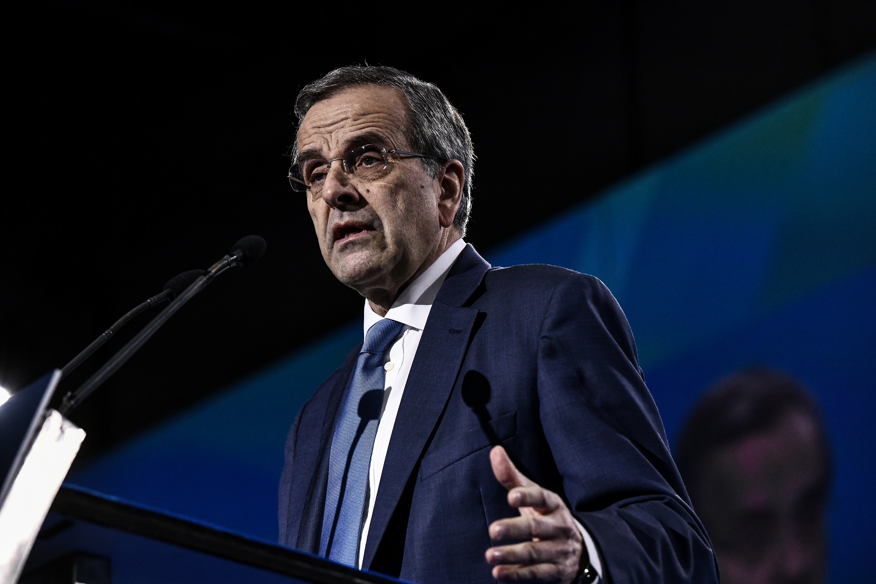 Απών ο Αντώνης Σαμαράς με αιχμές και προειδοποιήσεις