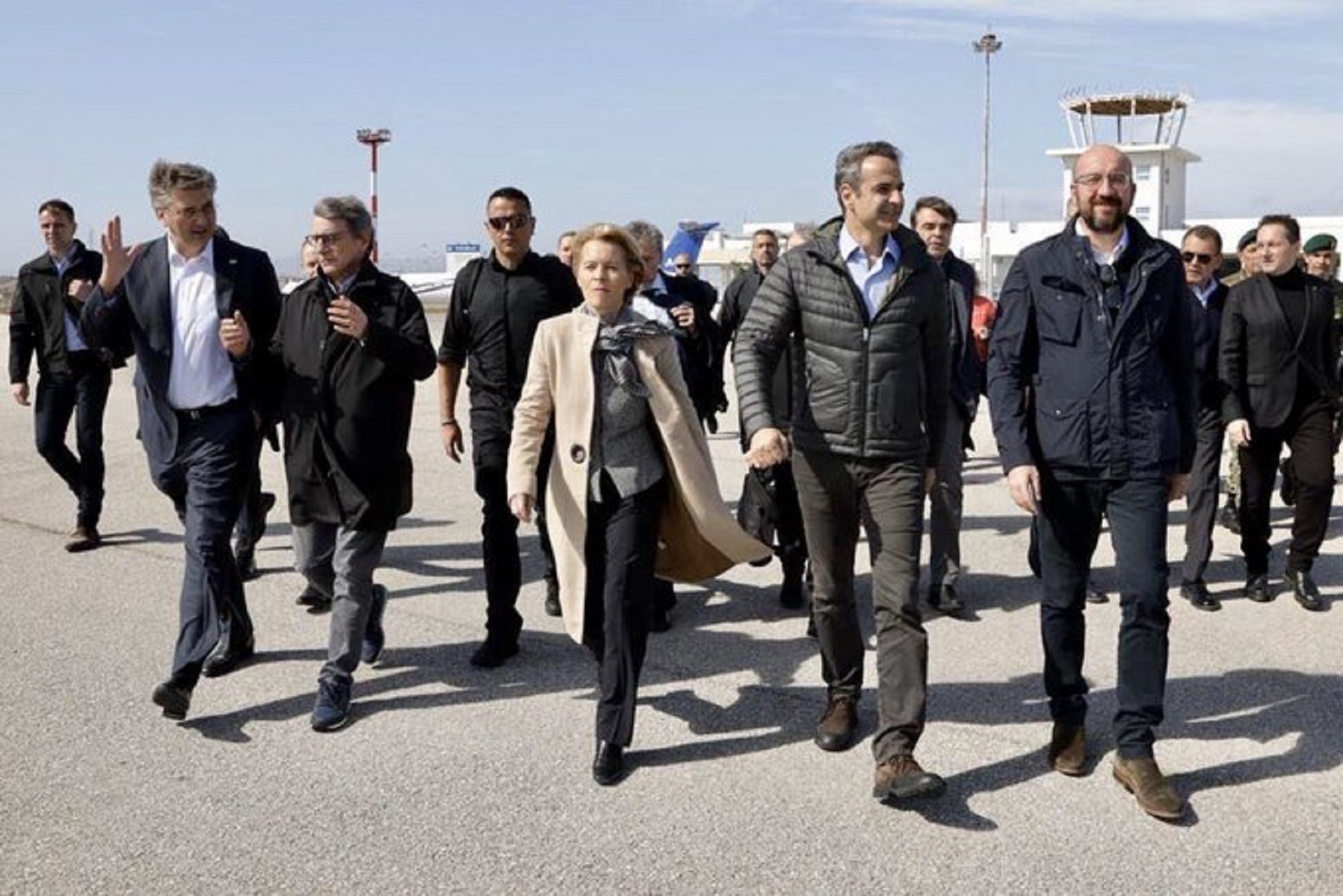 Οι Ευρωπαίοι έφυγαν αφήνοντας μας στα χέρια μια χειροβομβίδα και 700 εκατομμύρια ευρώ