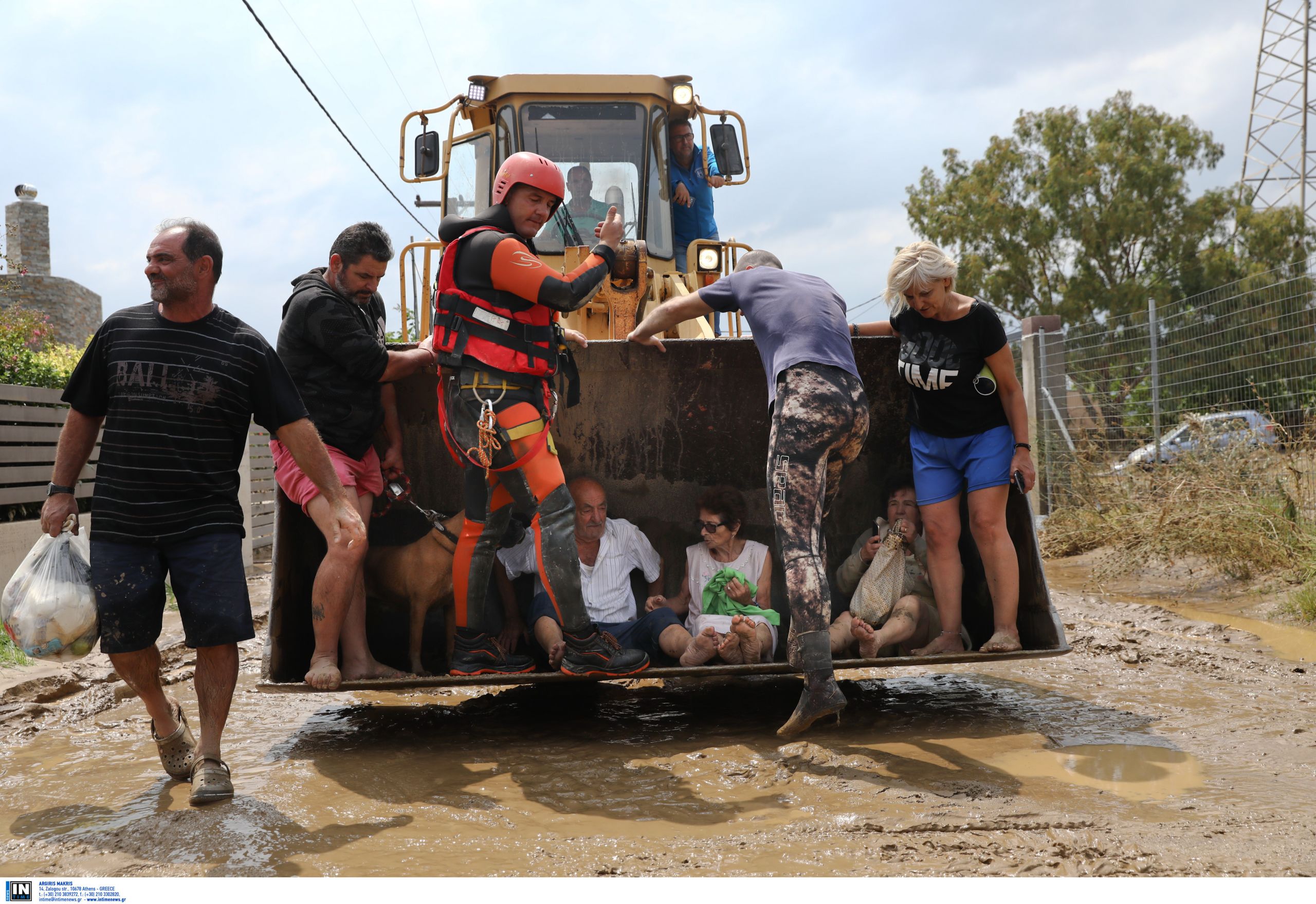 Πλημμύρες στην Εύβοια: Μαρτυρίες πληγέντων για απουσία του κρατικού μηχανισμού