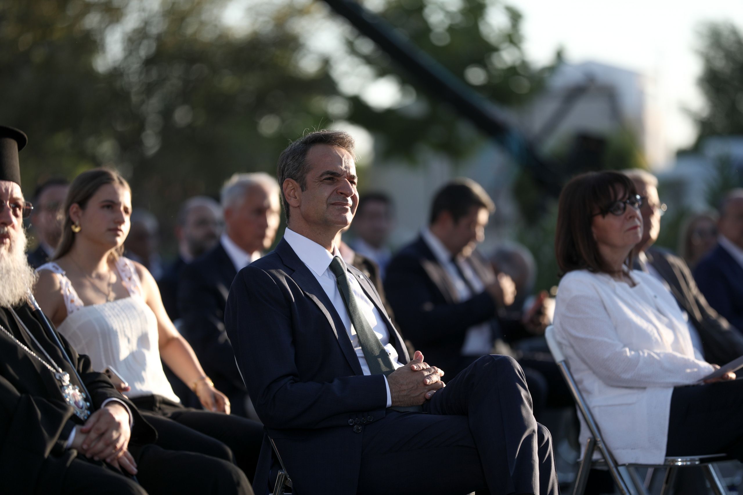 Πενταμελής επιτροπή καπέλο στους υπουργούς