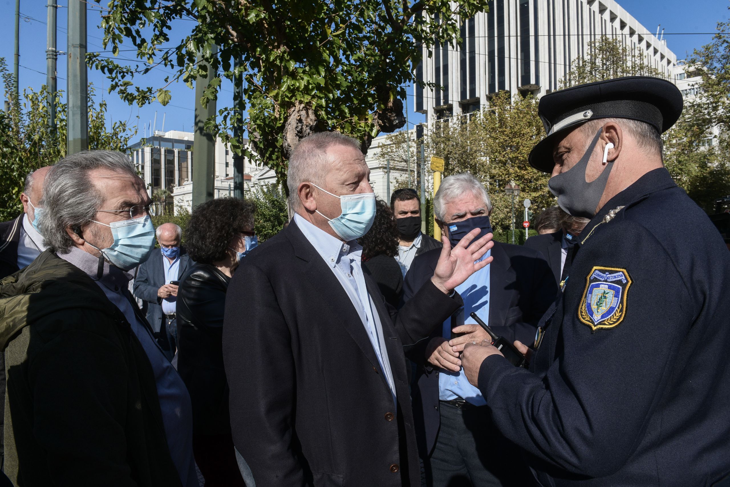 Η πορεία για το Πολυτεχνείο να γίνει και ας πεθάνουν άλλοι χίλιοι από Covid – Αριστερά uber alles
