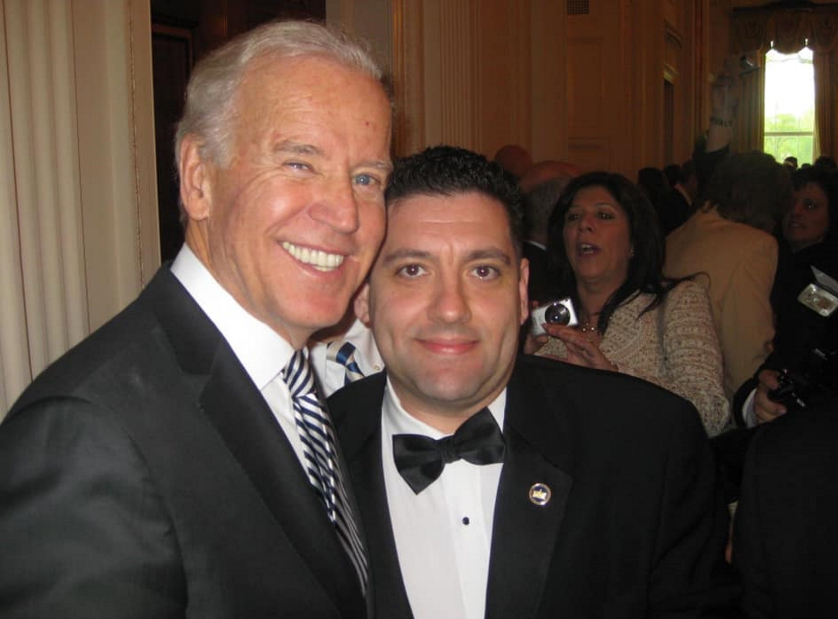 Ξάδερφος του Κυριάκου Μητσοτάκη είναι ο σεφ του Ομπάμα και του Μπάιντεν